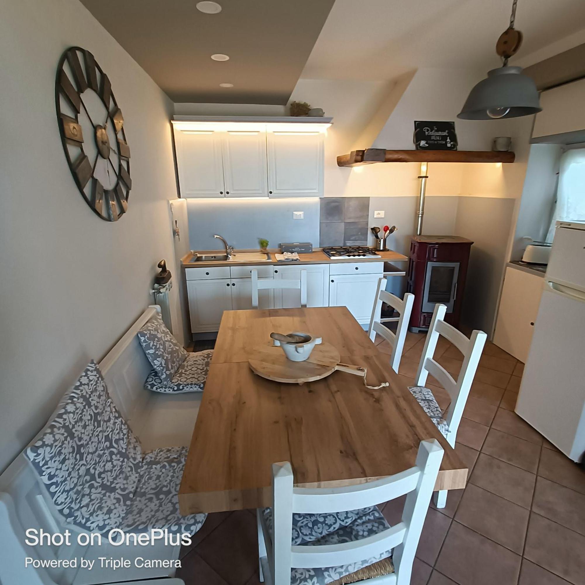 Chez Luis Apartman Imperia Szoba fotó