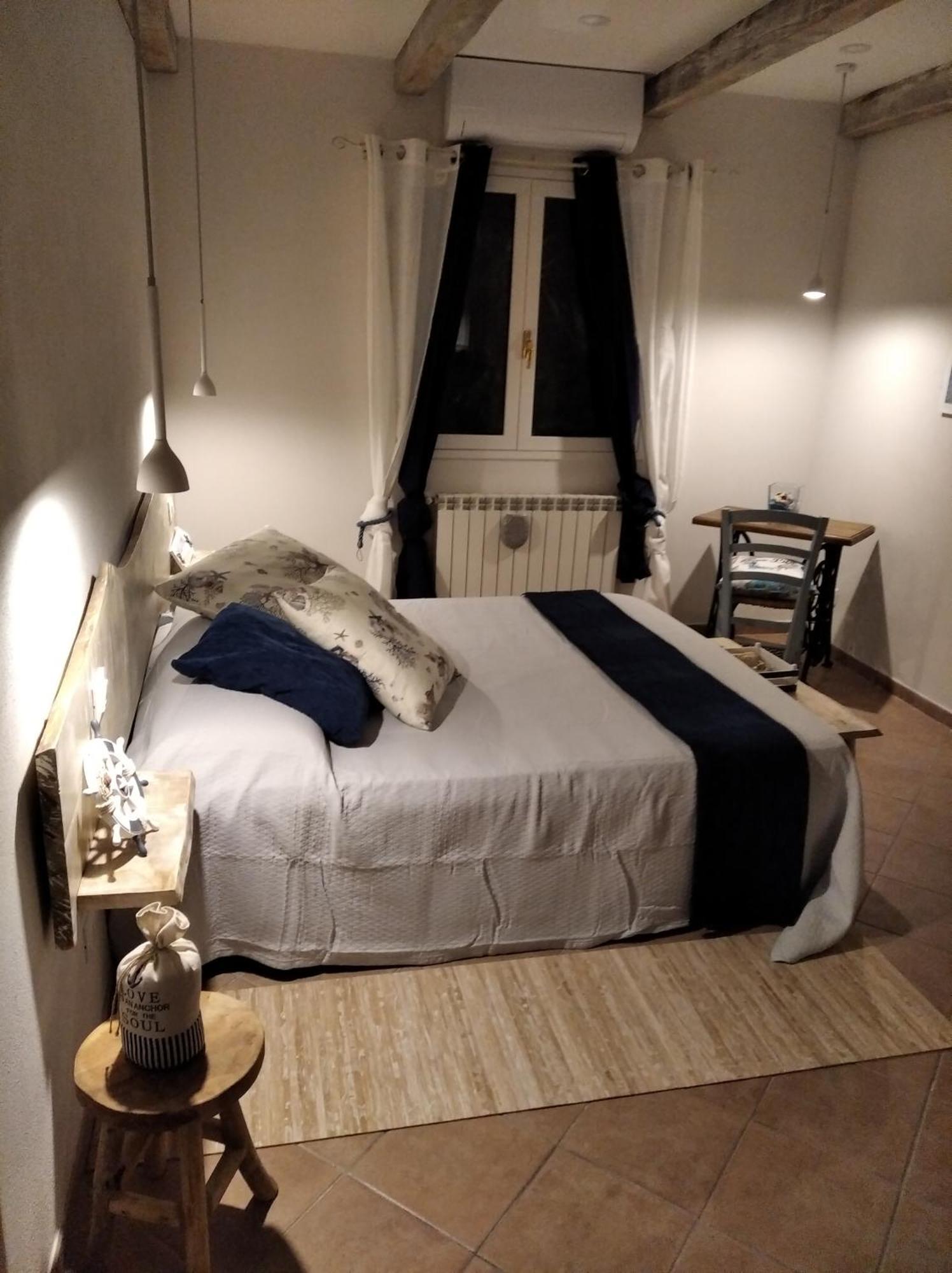 Chez Luis Apartman Imperia Szoba fotó
