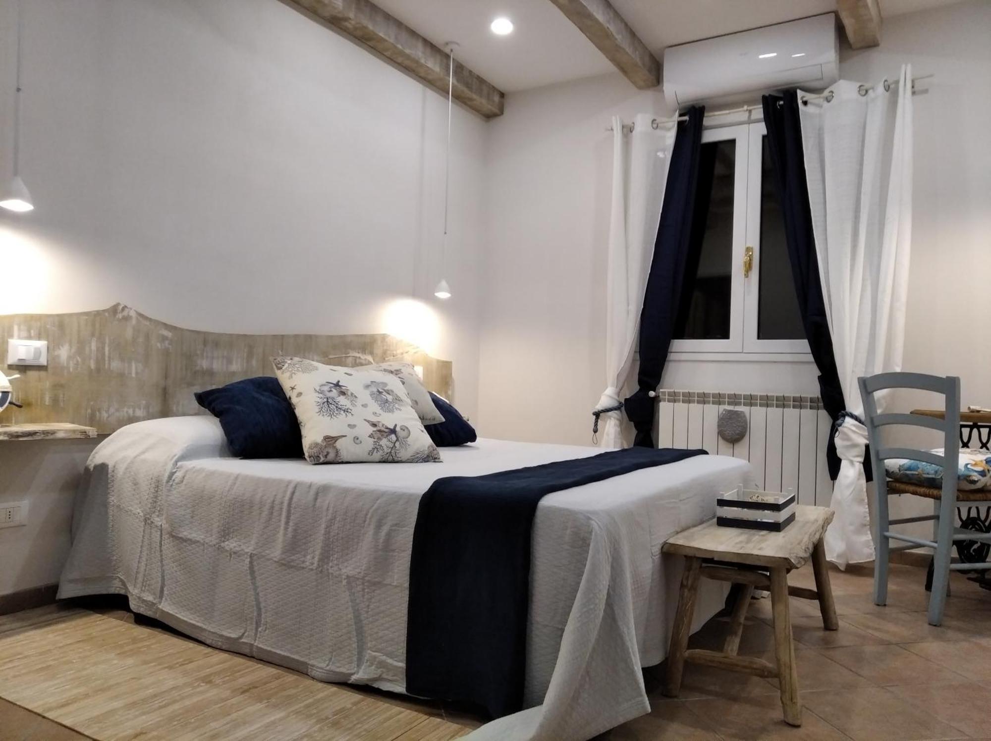 Chez Luis Apartman Imperia Szoba fotó